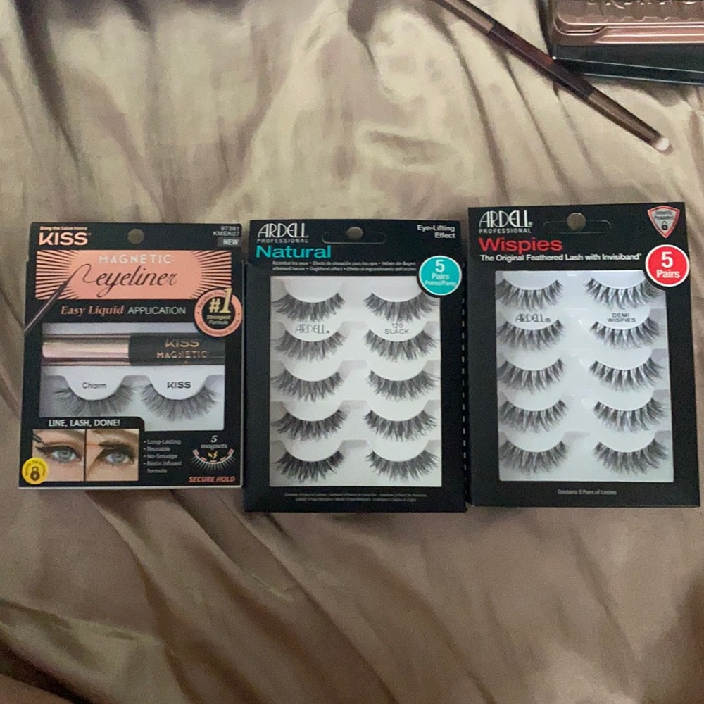 fake lashes
